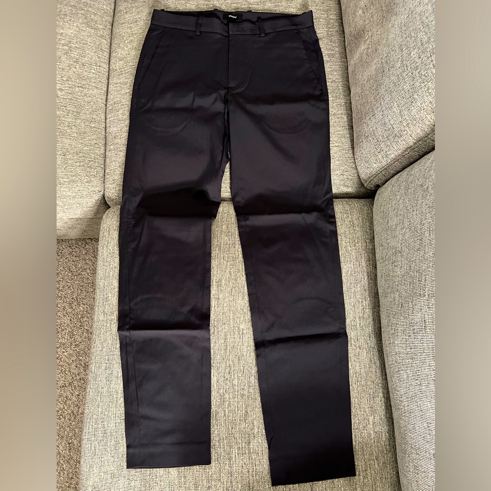 Theory brand new never worn, size 31 black pants. 95%polyamide/5% elastane!